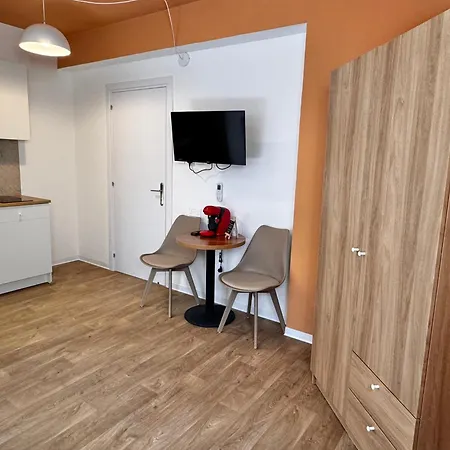 Lägenhet Modern 2 Private Kitchenette And Bathroom Limassol