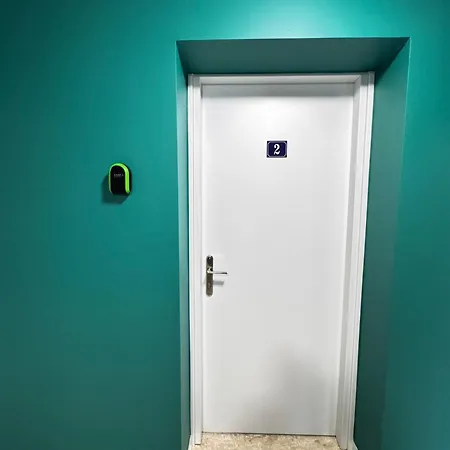 Διαμέρισμα Modern 2 Private Kitchenette And Bathroom Λεμεσός