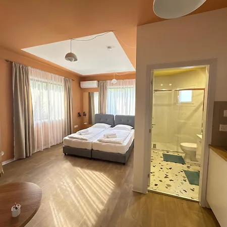 Modern 2 Private Kitchenette And Bathroom Lägenhet Limassol
