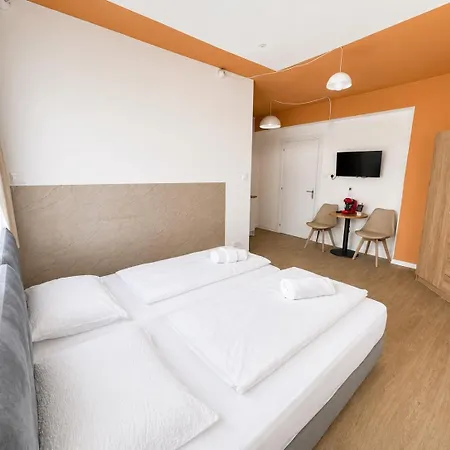 Apartment Modern 2 Private Kitchenette And Bathroom *