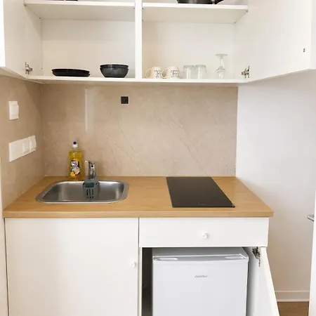 Modern 2 Private Kitchenette And Bathroom Limassol