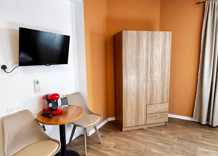 Modern 2 Private Kitchenette And Bathroom 公寓 利马索尔