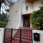 Modern 2 Private Kitchenette And Bathroom Apartment Limassol